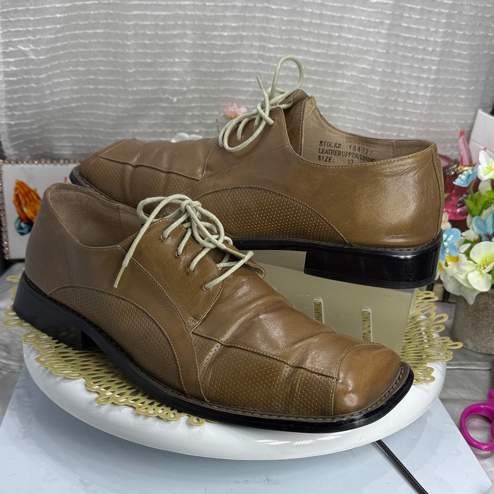 (R2) Giovanni Vintage,Y2K,brown leather square toe shoes, size 13, made in Italy